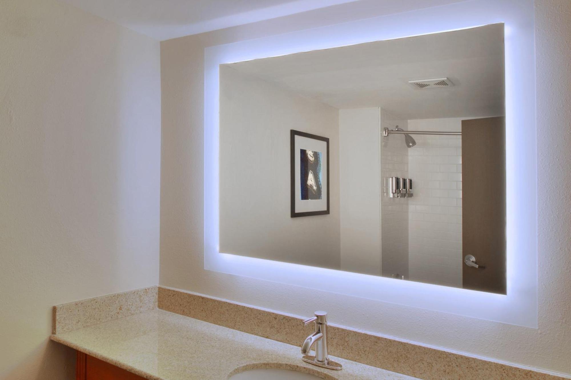 Four Points By Sheraton Airport Hotel