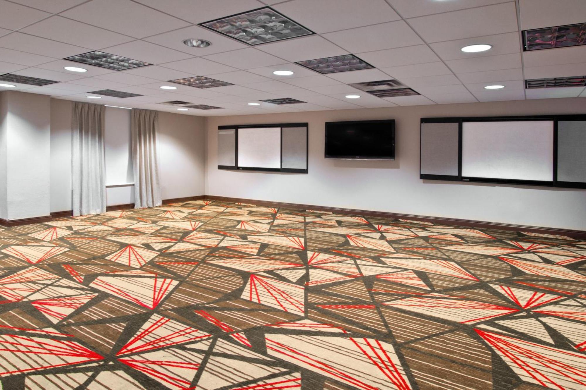 Four Points By Sheraton Airport